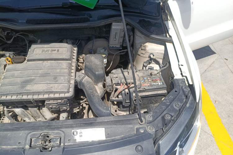 Used Volkswagen Polo 2014 1.6L Manual Comfort Edition Engine Bay Left