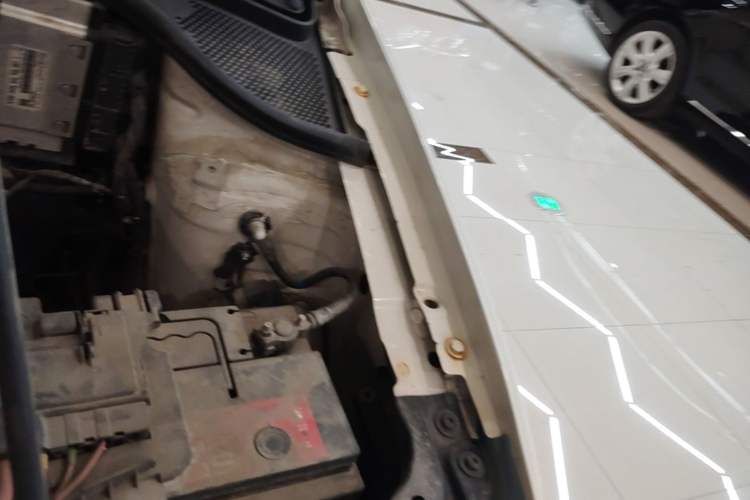 Used Volkswagen Polo 2014 1.4L Manual Fashion Edition Engine Bay Left