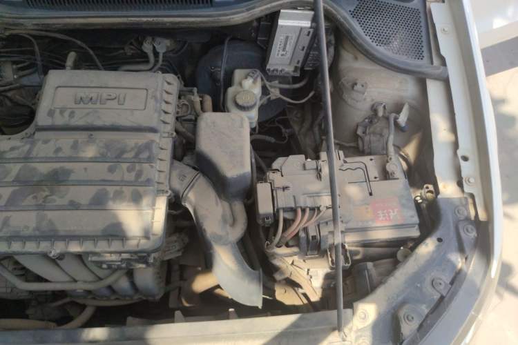 Used Volkswagen Polo 2014 1.6L Manual Comfort Edition Engine Bay Left