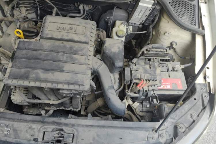 Used Volkswagen Polo 2014 1.4L Automatic Comfort Edition Engine Bay Left