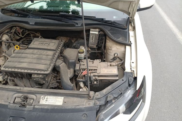 Used Volkswagen Polo 2014 1.4L Manual Fashion Edition Engine Bay Left