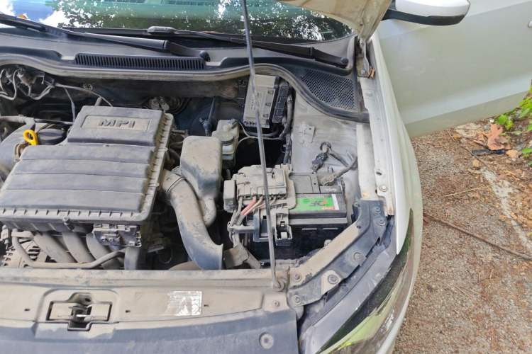 Used Volkswagen Polo 2014 1.4L Manual Fashion Edition Engine Bay Left