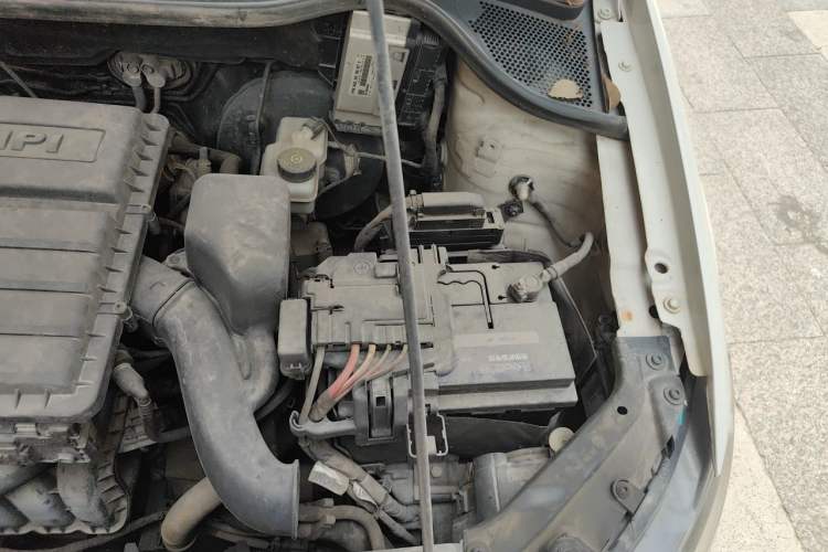 Used Volkswagen Polo 2014 1.6L Automatic Comfort Edition Engine Bay Left