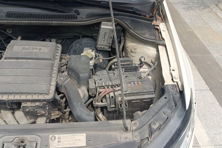 Used Volkswagen Polo 2014 1.6L Automatic Comfort Edition Engine Bay Left