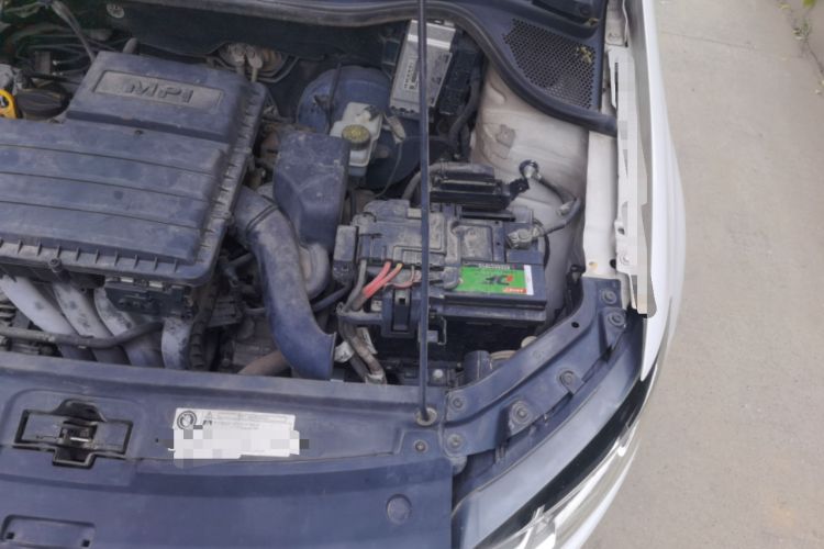 Used Volkswagen Polo 2014 1.6L Automatic Comfort Edition Engine Bay Left