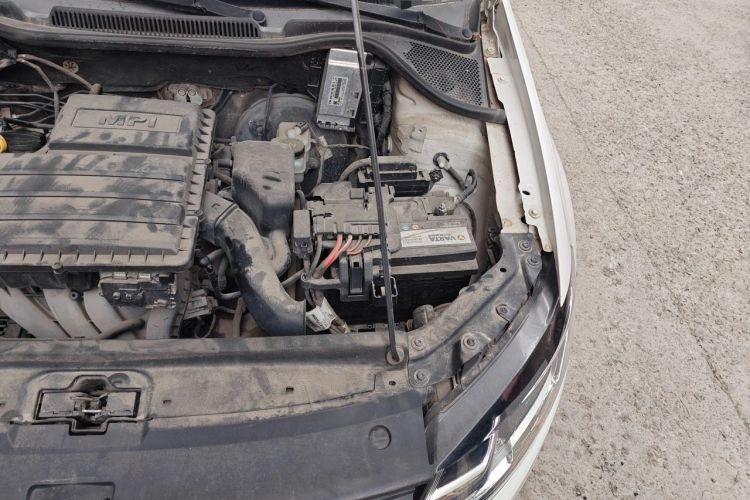 Used Volkswagen Polo 2014 1.6L Automatic Comfort Edition Engine Bay Left