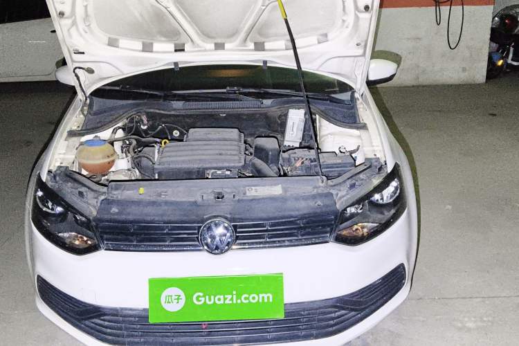 Used Volkswagen Polo 2014 1.4L Manual Fashion Edition Engine Bay Left