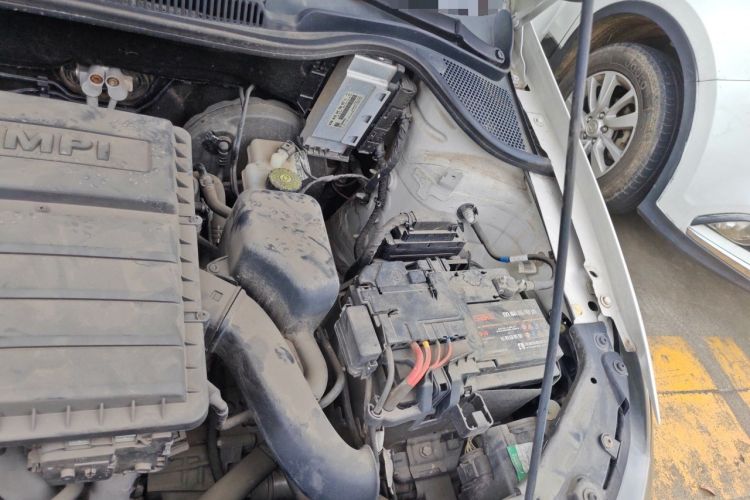 Used Volkswagen Polo 2014 1.4L Automatic Comfort Edition Engine Bay Left