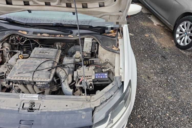 Used Volkswagen Polo 2014 1.6L Automatic Luxury Edition Engine Bay Left