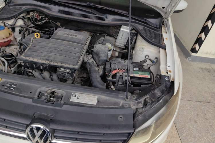 Used Volkswagen Polo 2014 1.4L Manual Fashion Edition Engine Bay Left