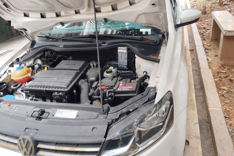Used Volkswagen Polo 2014 1.6L Automatic Luxury Edition Engine Bay Left