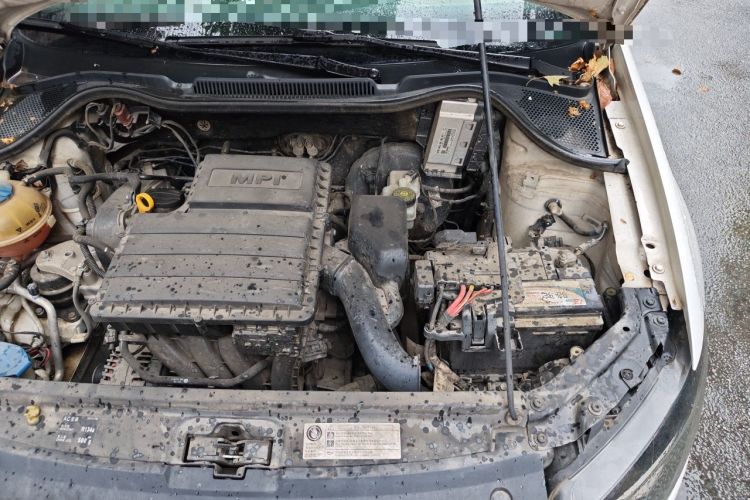Used Volkswagen Polo 2014 1.4L Manual Fashion Edition Engine Bay Left