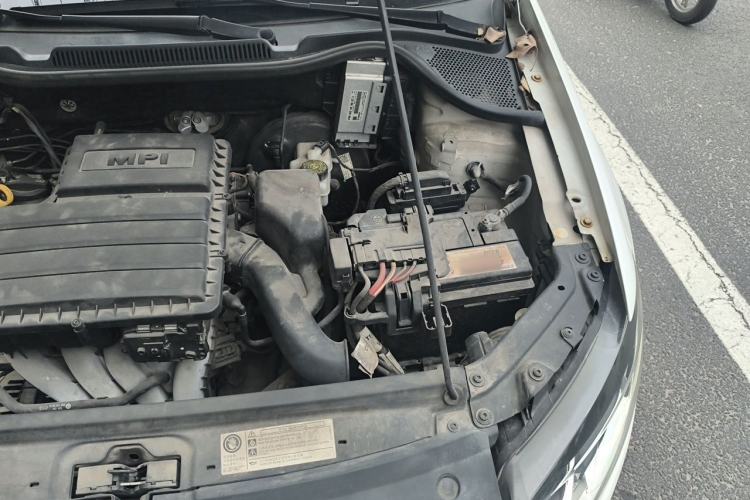Used Volkswagen Polo 2014 1.6L Automatic Comfort Edition Engine Bay Left