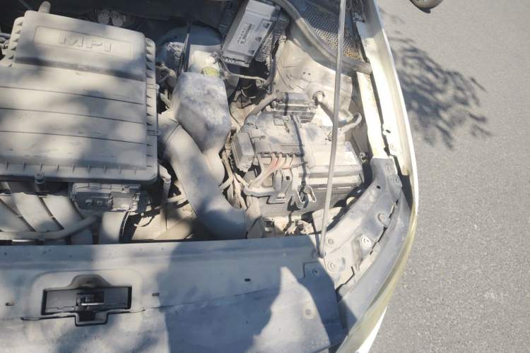 Used Volkswagen Polo 2014 1.4L Automatic Comfort Edition Engine Bay Left