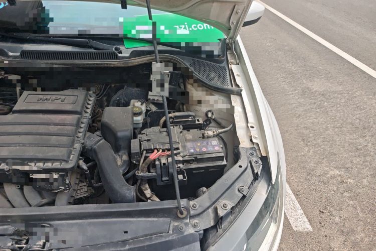 Used Volkswagen Polo 2014 1.6L Automatic Comfort Edition Engine Bay Left