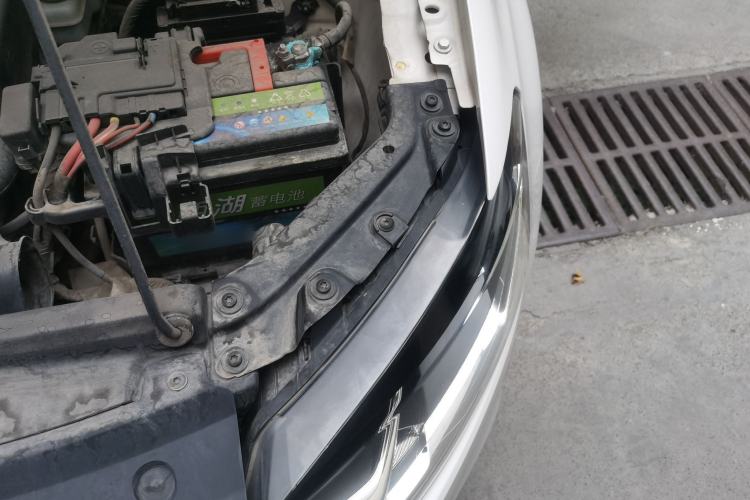 Used Volkswagen Polo 2014 1.4L Automatic Comfort Edition Engine Bay Left