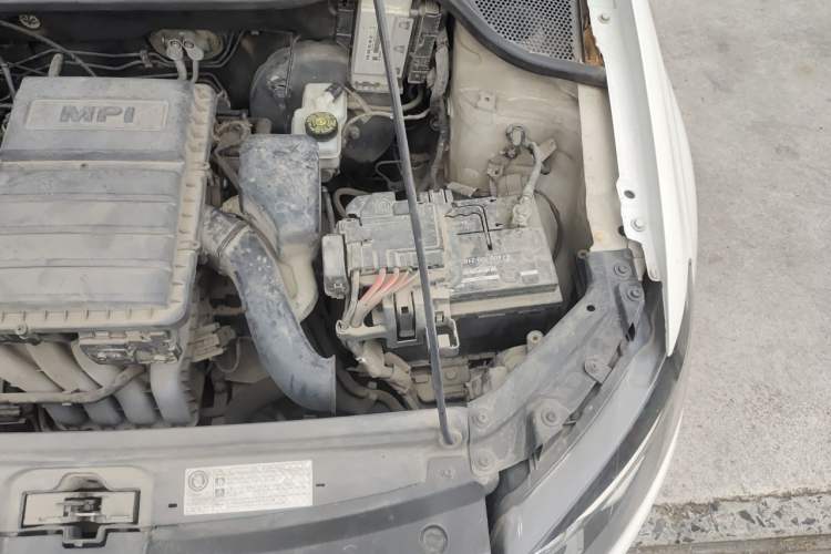 Used Volkswagen Polo 2014 1.4L Manual Fashion Edition Engine Bay Left
