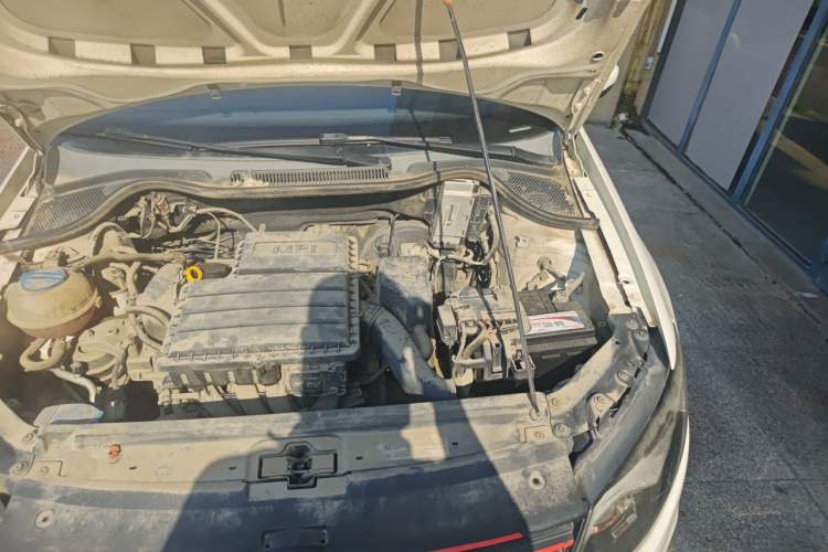 Used Volkswagen Polo 2014 1.4L Manual Fashion Edition Engine Bay Left