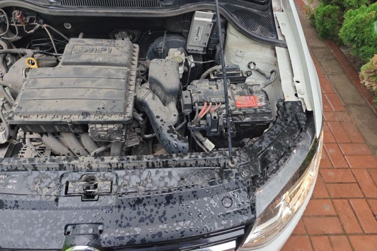 Used Volkswagen Polo 2014 1.4L Automatic Comfort Edition Engine Bay Left
