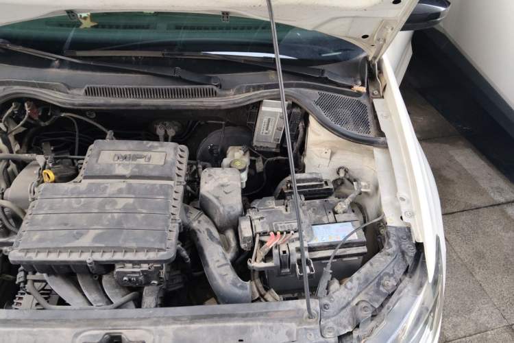 Used Volkswagen Polo 2014 1.6L Automatic 30th Anniversary Edition Engine Bay Left