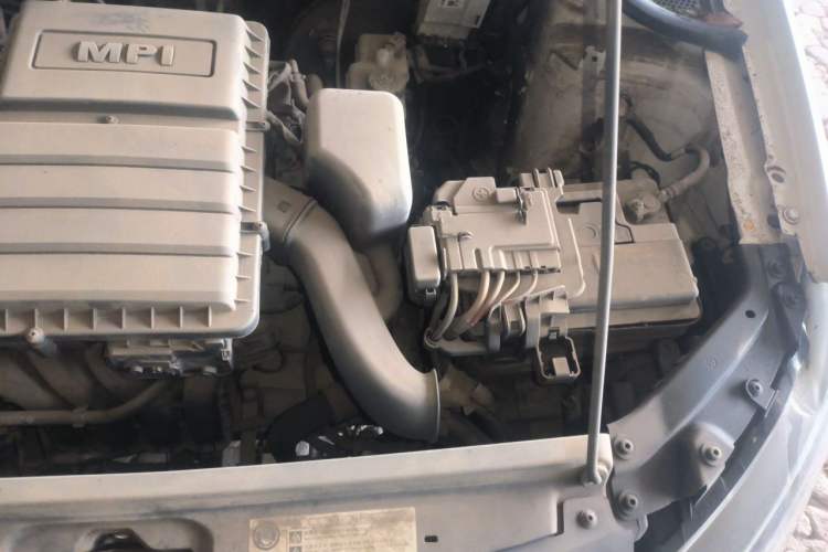 Used Volkswagen Polo 2014 1.4L Manual Fashion Edition Engine Bay Left