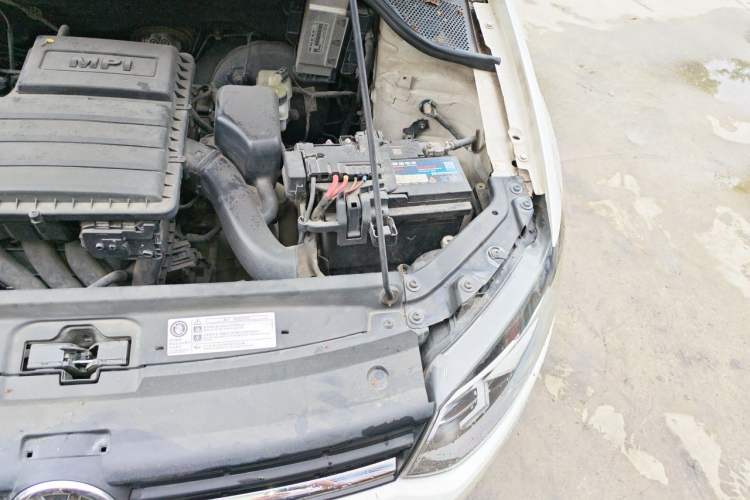Used Volkswagen Polo 2014 1.4L Manual Fashion Edition Engine Bay Left