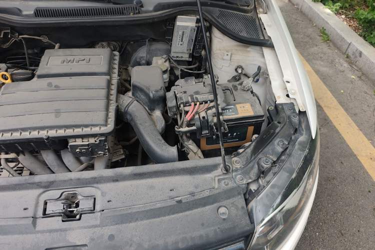 Used Volkswagen Polo 2014 1.4L Manual Fashion Edition Engine Bay Left
