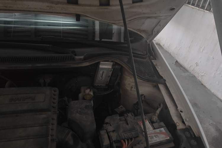 Used Volkswagen Polo 2014 1.4L Manual Fashion Edition Engine Bay Left