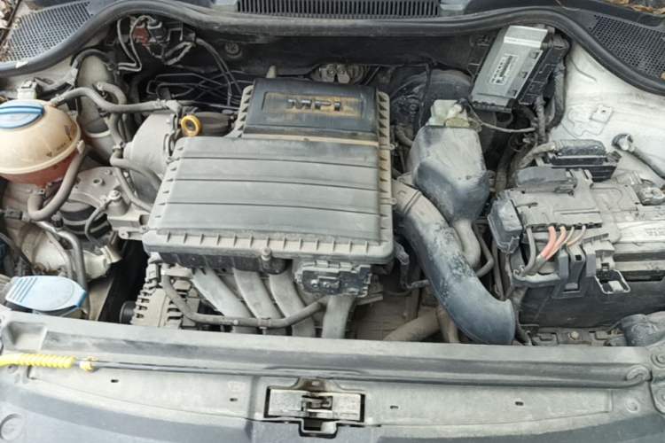 Used Volkswagen Polo 2014 1.4L Automatic Comfort Edition Engine Bay