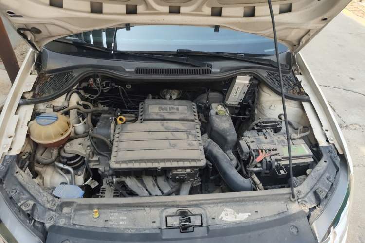 Used Volkswagen Polo 2014 1.6L Automatic Comfort Edition Engine Bay