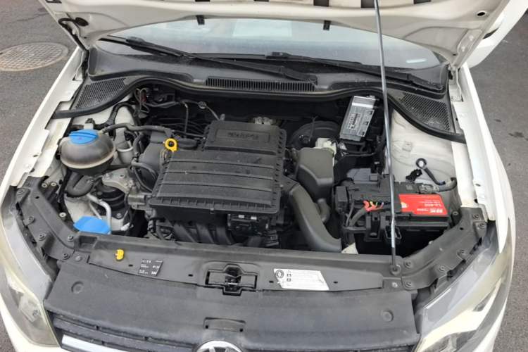 Used Volkswagen Polo 2014 1.4L Manual Fashion Edition Engine Bay