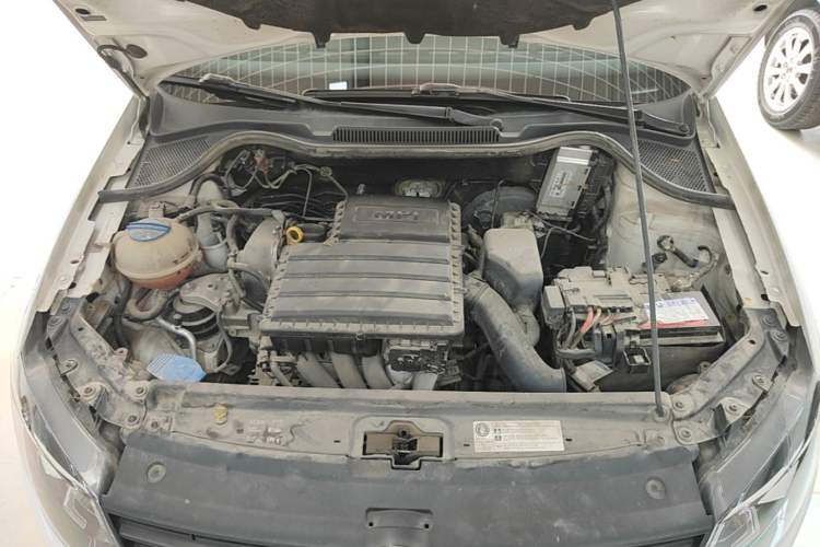 Used Volkswagen Polo 2014 1.4L Manual Fashion Edition Engine Bay