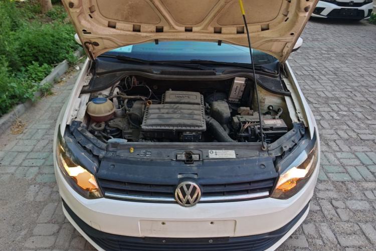 Used Volkswagen Polo 2014 1.4L Manual Fashion Edition Engine Bay