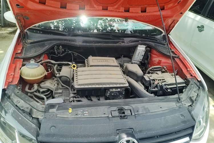 Used Volkswagen Polo 2014 1.6L Automatic Comfort Edition Engine Bay
