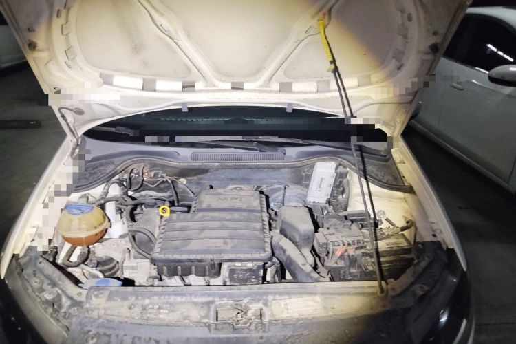 Used Volkswagen Polo 2014 1.6L Automatic Comfort Edition Engine Bay