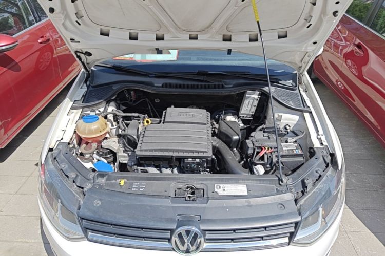 Used Volkswagen Polo 2014 1.6L Automatic Comfort Edition Engine Bay
