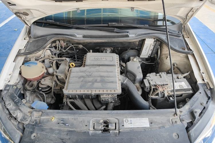 Used Volkswagen Polo 2014 1.4L Manual Fashion Edition Engine Bay