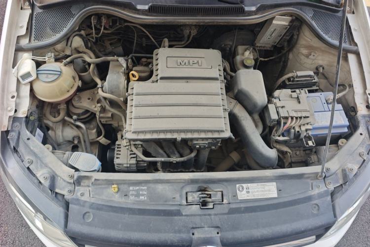Used Volkswagen Polo 2014 1.6L Automatic Comfort Edition Engine Bay