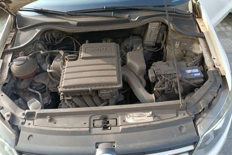 Used Volkswagen Polo 2014 1.4L Manual Fashion Edition Engine Bay