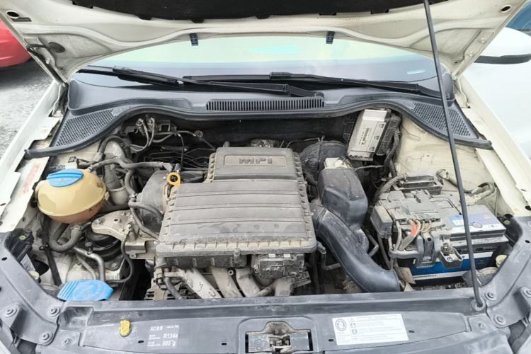 Used Volkswagen Polo 2014 1.6L Automatic Comfort Edition Engine Bay