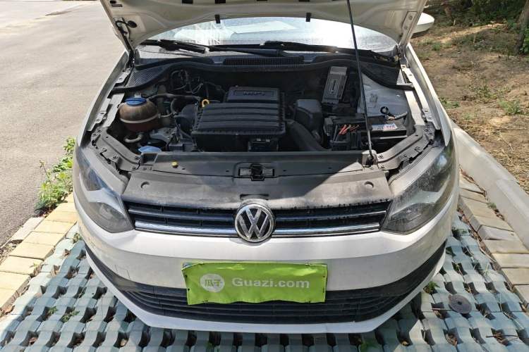 Used Volkswagen Polo 2014 1.4L Manual Fashion Edition Engine Bay