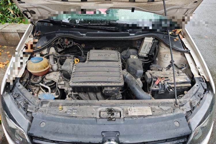 Used Volkswagen Polo 2014 1.4L Manual Fashion Edition Engine Bay