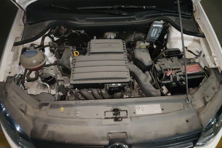 Used Volkswagen Polo 2014 1.6L Automatic Comfort Edition Engine Bay