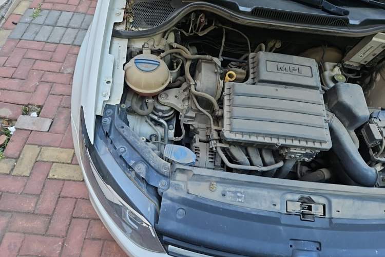 Used Volkswagen Polo 2014 1.4L Manual Fashion Edition Engine Bay Right