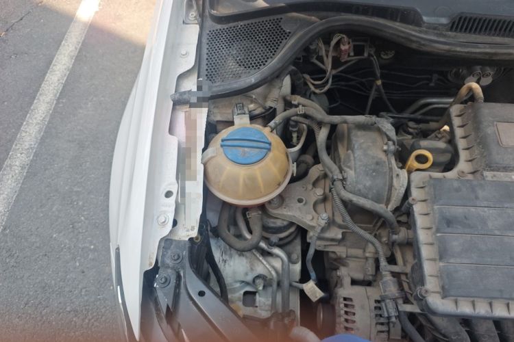 Used Volkswagen Polo 2014 1.4L Manual Comfort Edition Engine Bay Right