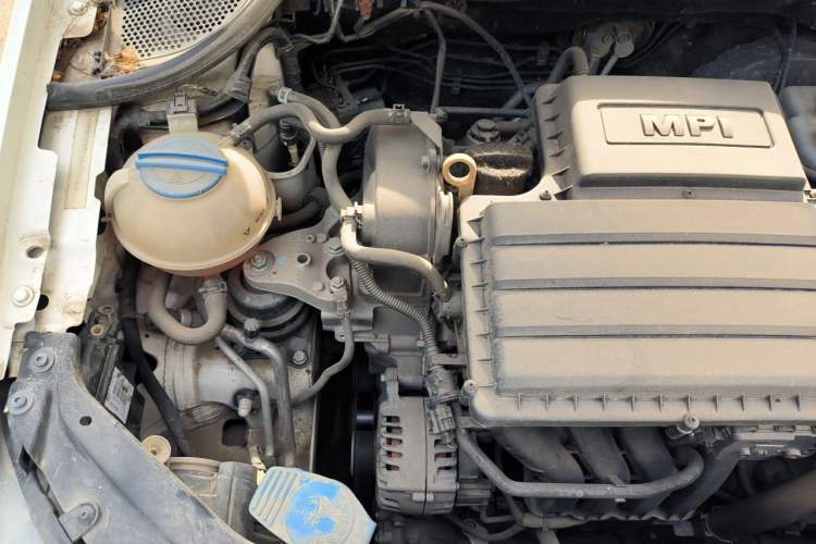 Used Volkswagen Polo 2014 1.4L Manual Comfort Edition Engine Bay Right