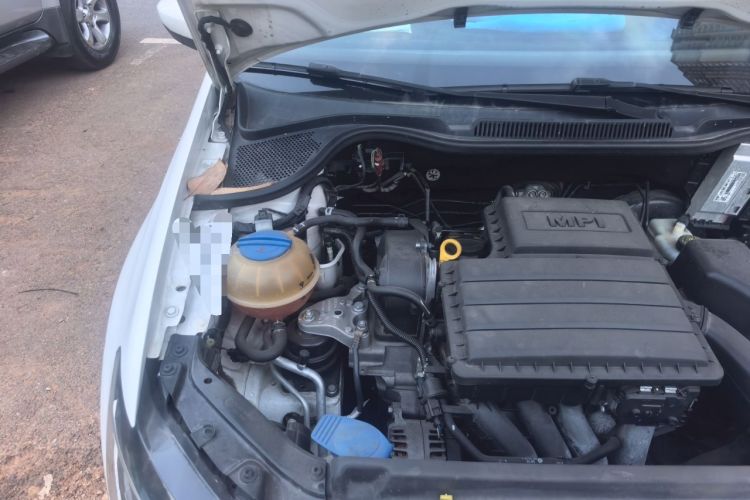 Used Volkswagen Polo 2014 1.6L Manual Comfort Edition Engine Bay Right