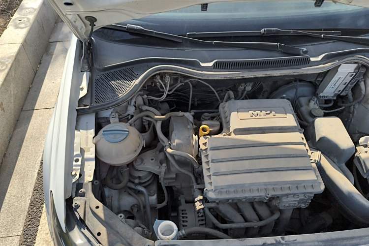 Used Volkswagen Polo 2014 1.4L Manual Fashion Edition Engine Bay Right