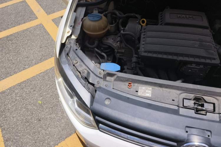 Used Volkswagen Polo 2014 1.4L Automatic Comfort Edition Engine Bay Right