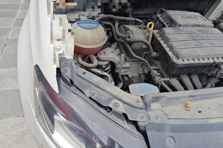 Used Volkswagen Polo 2014 1.4L Automatic Comfort Edition Engine Bay Right